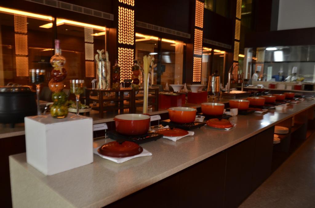 The Umrao Hotel New Delhi Exterior photo
